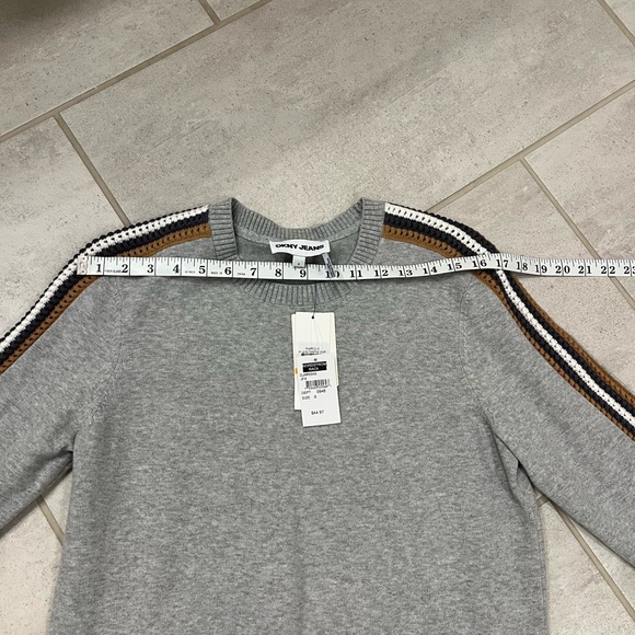 Women’s DKNY Gray Sweater with Striped Sleeves Size Small - Picture 4 of 9